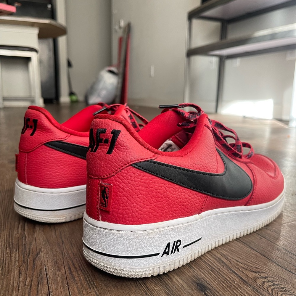Red/White/Black Nike Air-Force Men shoes size 13.